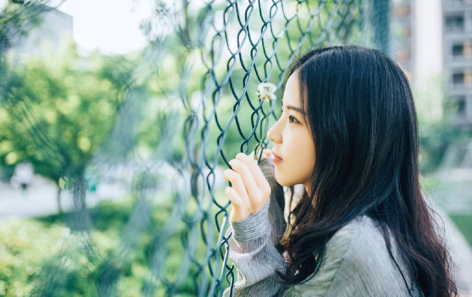 “江夏烽火，不好！”陈到厉声喝道：“响号！”